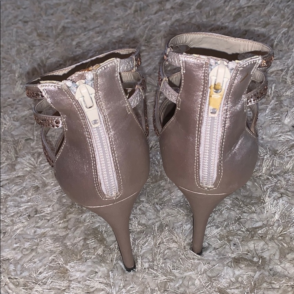 Heels - Picture 4 of 4